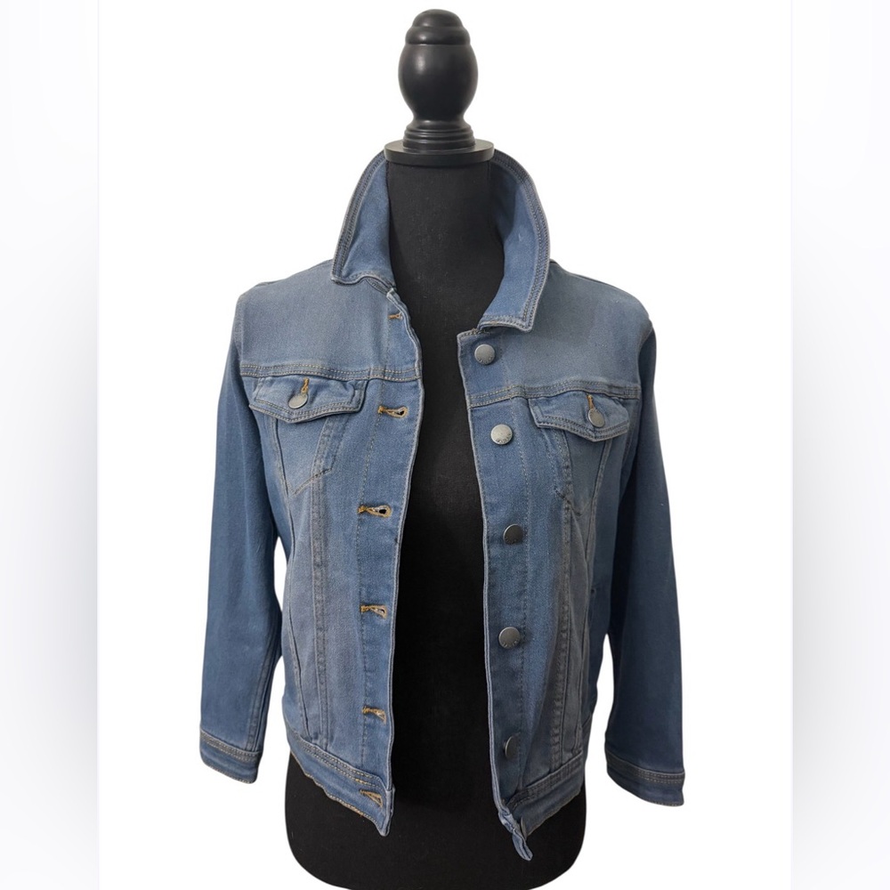NWT Tahari Women's Blue Denim Jacket with Button Front Petite Small
